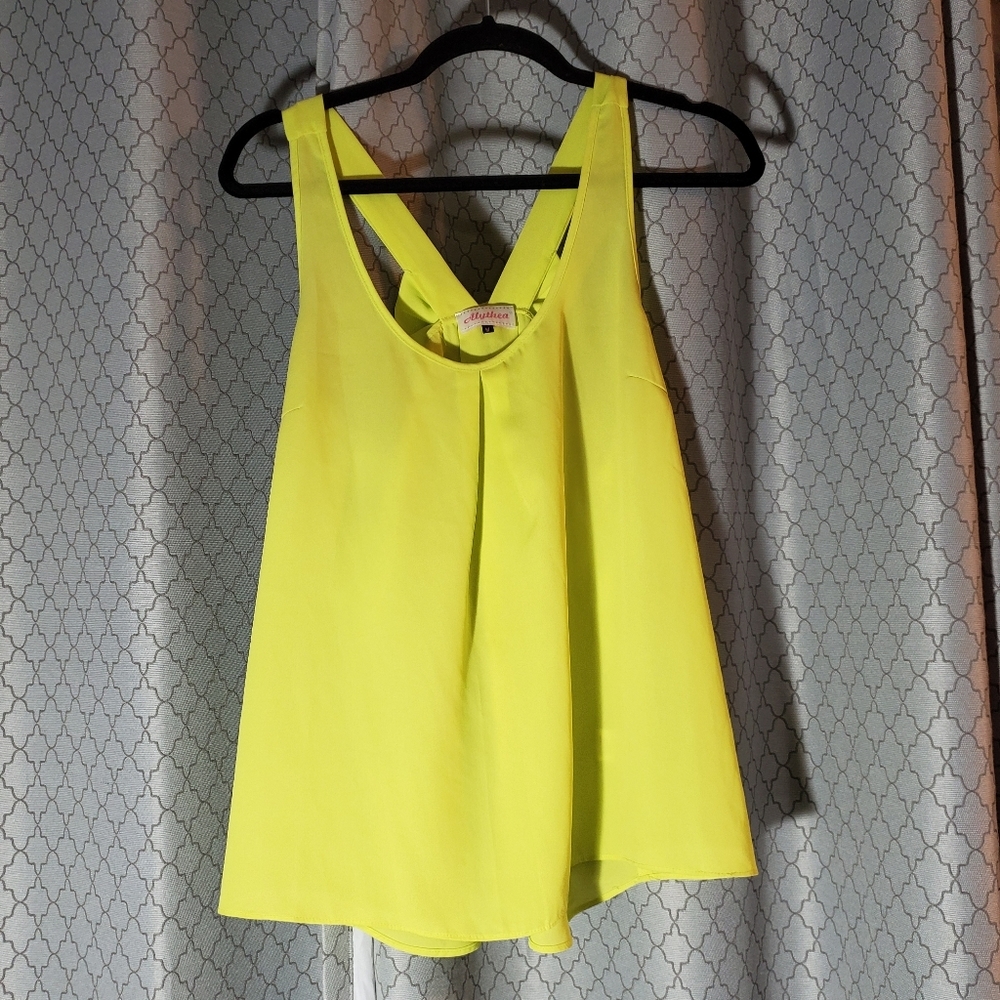 ALYTHEA Sleeveless Summer Blouse with Bowtie Back Detail